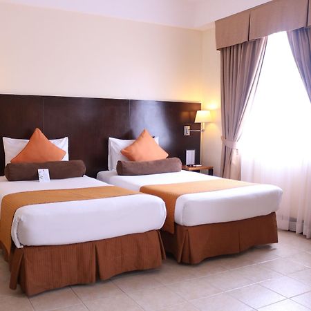Hotel Pontefino Batangas Exterior photo